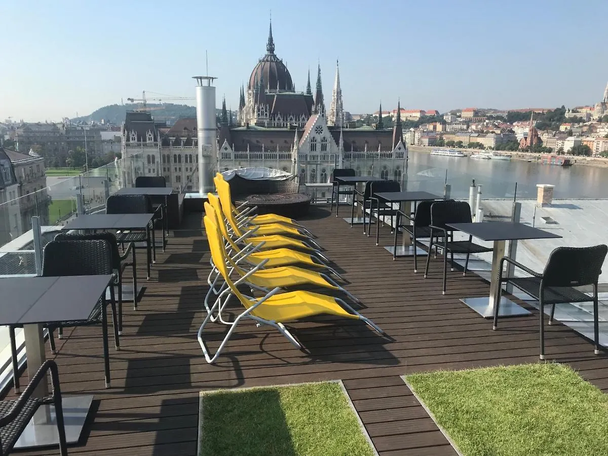 Parliament Penthouse Apartment Budapest