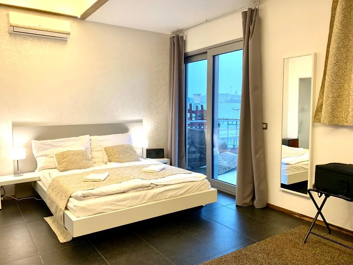 Parliament Penthouse Apartment Budapest