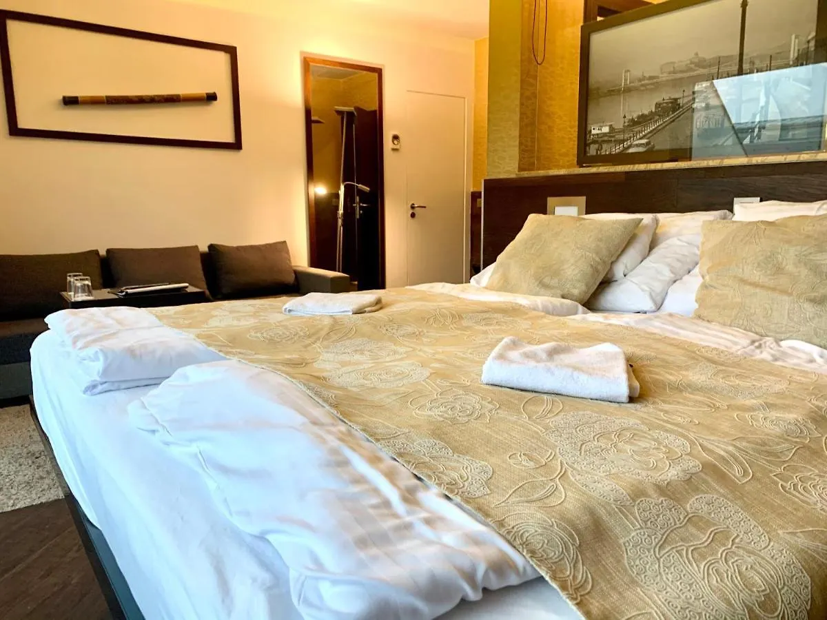 Parliament Penthouse Apartment Budapest